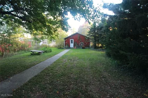 Exterior - 224 E Pine St, Lisbon, OH 44432 photo 4 of 5