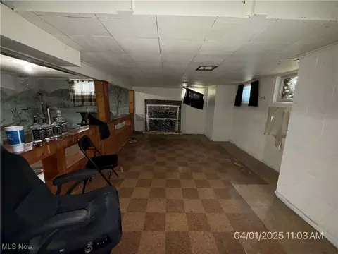 Living - 224 E Pine St, Lisbon, OH 44432 photo 5 of 6