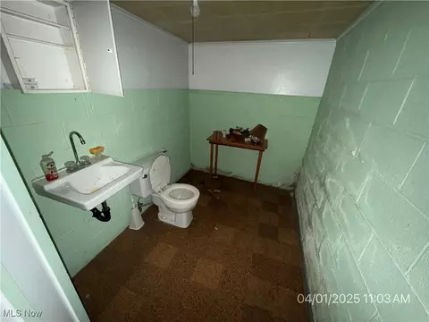 Bath - 224 E Pine St, Lisbon, OH 44432 photo 2 of 2