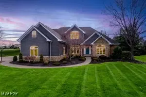 6305 Highland Green Dr, Medina, OH 44256