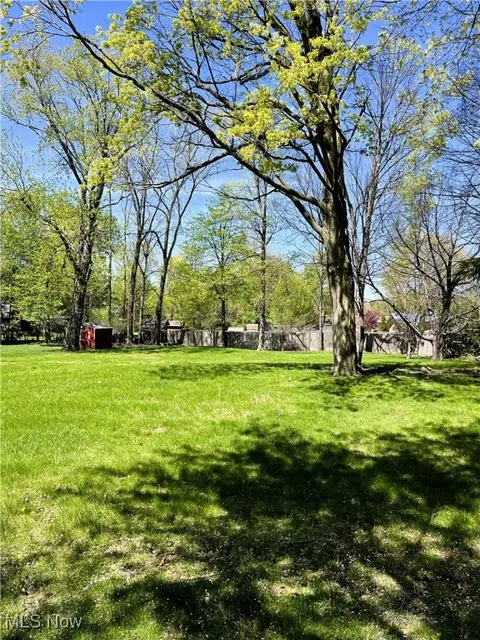 28456 Alden Dr, North Olmsted, OH 44070