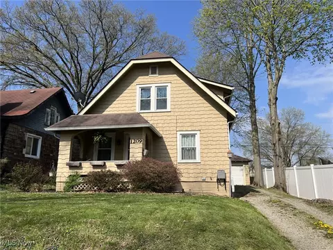 1209 Saratoga Ave SW, Canton, OH 44710