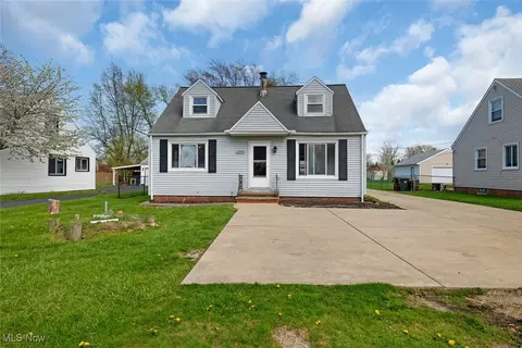 2009 Columbia Rd, Westlake, OH 44145