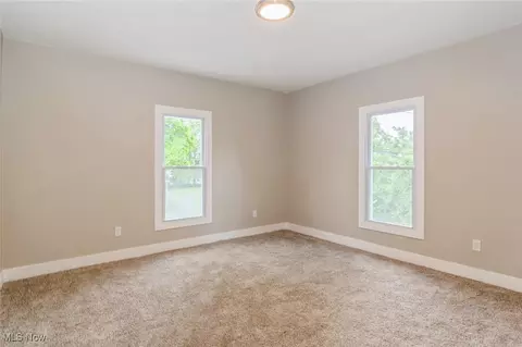 Bedroom - 911 7th Ct, Lorain, OH 44052 photo 3 of 3
