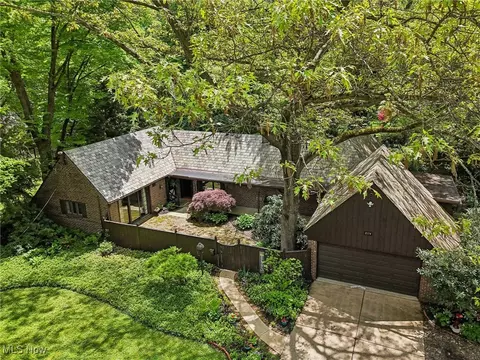 Exterior - 2174 Ayers Ave, Akron, OH 44313 photo 2 of 11