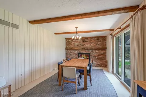 Dining - 400 Eldridge Rd, Aurora, OH 44202 photo 3 of 3