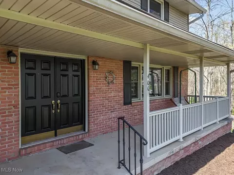 Exterior - 400 Eldridge Rd, Aurora, OH 44202 photo 3 of 6