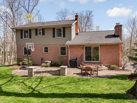 Exterior - 400 Eldridge Rd, Aurora, OH 44202 photo 5 of 6