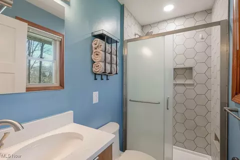 Bath - 400 Eldridge Rd, Aurora, OH 44202 photo 2 of 3
