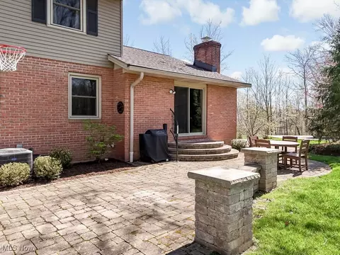 Exterior - 400 Eldridge Rd, Aurora, OH 44202 photo 6 of 6