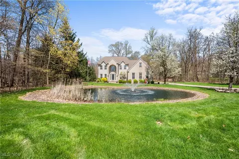4637 Forest Grove Dr, Brunswick, OH 44212