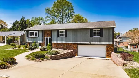 5505 12th Ave, Vienna, WV 26105