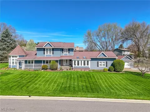 6091 Lakewood St, Canton, OH 44718