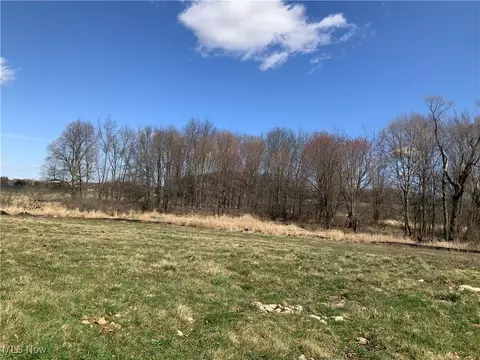 Greenview Avenue Nw, Massillon, OH 44646
