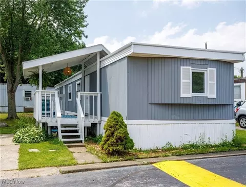 14740 Oak Grove Dr #18, Doylestown, OH 44230