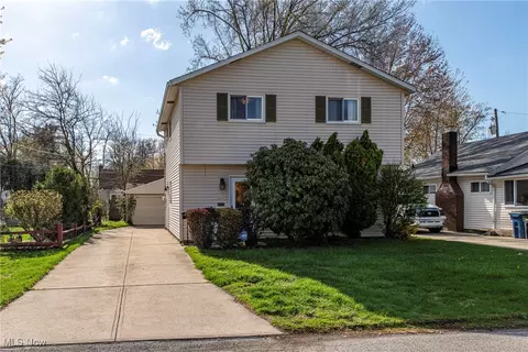 844 Cherokee Trl, Willoughby, OH 44094