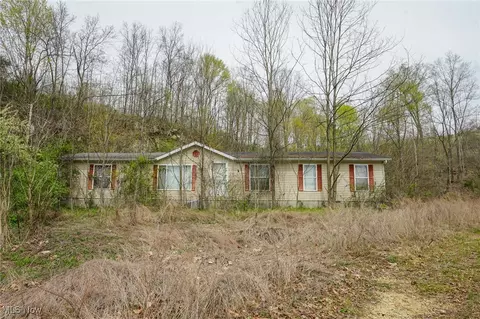 1526 Storys Run Rd, Cheshire, OH 45620