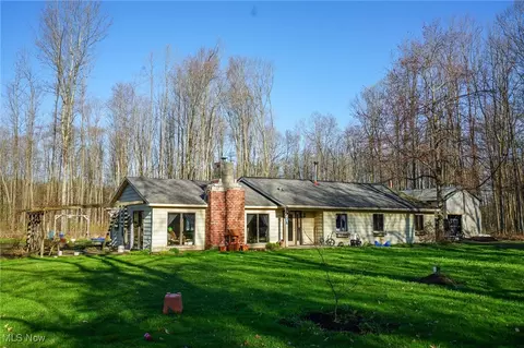 6831 Howard Rd, Williamsfield, OH 44093