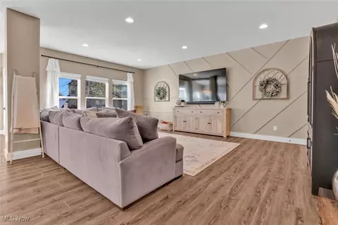 4591 Boulder Ln, Lorain, OH 44053 photo 9