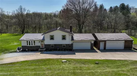 7283 Waynesburg Dr SE, Waynesburg, OH 44688