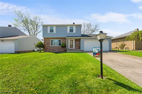 3215 King Richard Dr, Parma, OH 44134