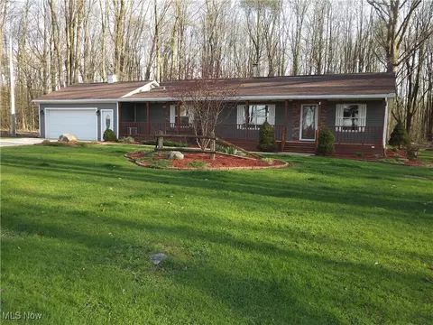 5880 Schrambling Rd, Pierpont, OH 44082