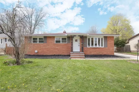6544 Nancy Dr, North Olmsted, OH 44070