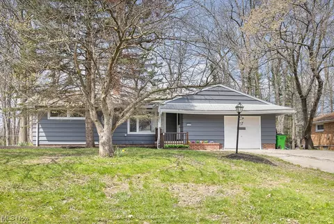 5328 Fairtree Rd, Bedford Heights, OH 44146