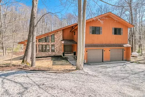 11191 Winding Brook Ln, Chesterland, OH 44026