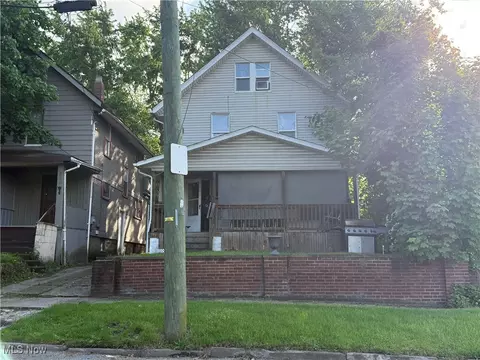848 Bank St, Akron, OH 44305