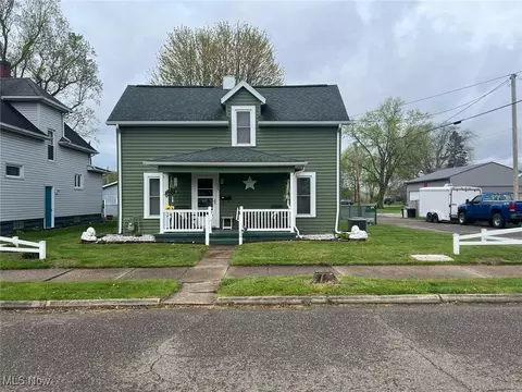 928 11th St NW, New Philadelphia, OH 44663