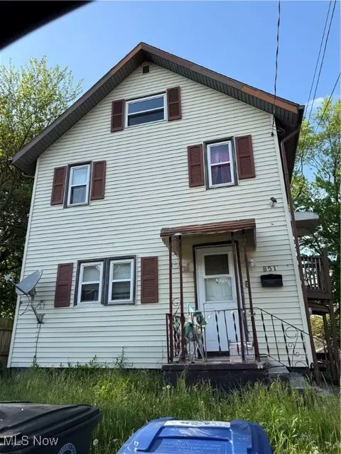 851 Forrest Dr, Akron, OH 44306