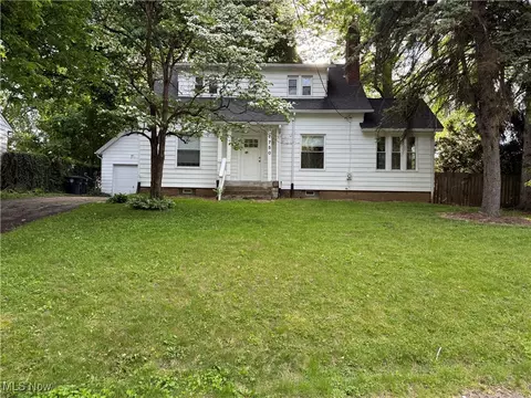 1750 Tonawanda Ave, Akron, OH 44305