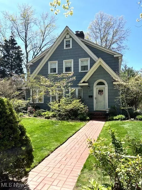 512 Dorchester Rd, Akron, OH 44320