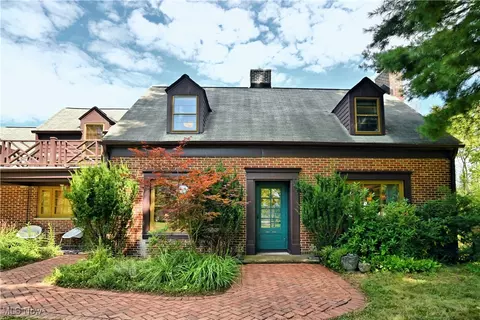 449 N Hambden St, Chardon, OH 44024