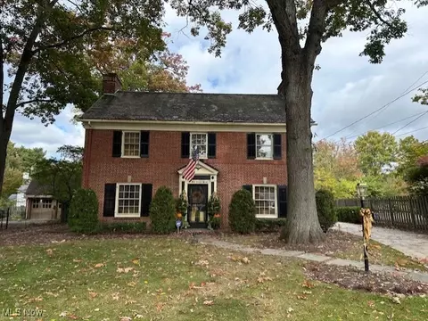 26 Mill Creek Dr, Youngstown, OH 44512