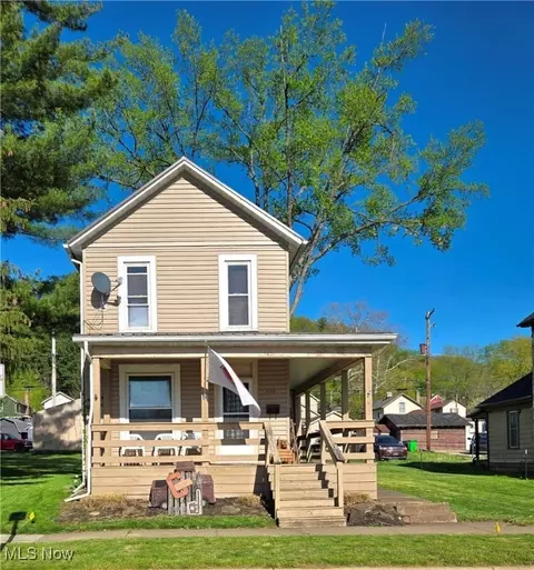 610 N 2nd St, Dennison, OH 44621