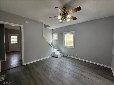 1013-1017 Washington Ave, Lorain, OH 44052 photo 4