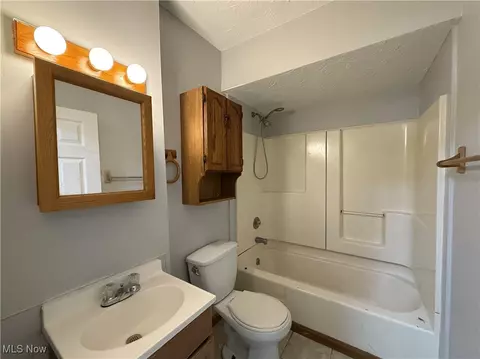 1013-1017 Washington Ave, Lorain, OH 44052 photo 8