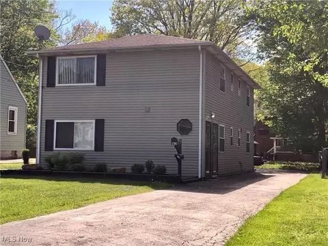 120-122 Rosemont Ave, Austintown, OH 44515