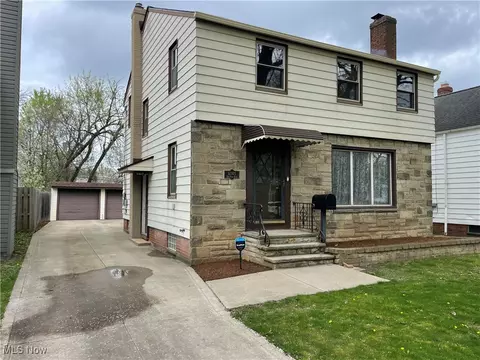 12305 Oak Park Blvd, Garfield Heights, OH 44125