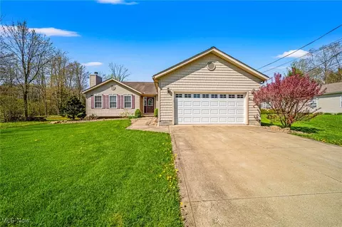 997 Evening Star Dr, Roaming Shores, OH 44085