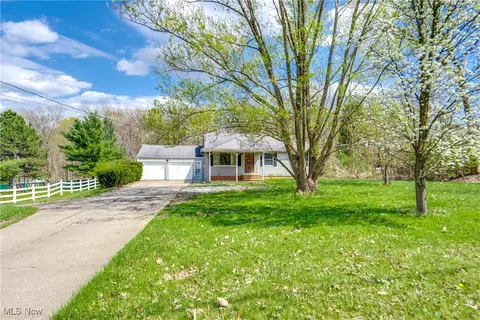 1893 Ridge Rd, Hinckley, OH 44233