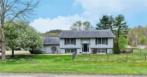 87410 Reed Rd, Uhrichsville, OH 44683