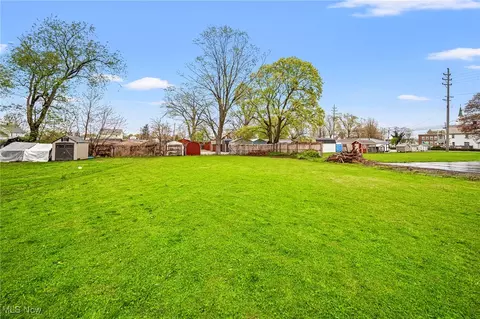 1807 E 36th St, Ashtabula, OH 44004 photo 4