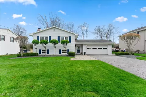 649 Wendemere Dr, Hubbard, OH 44425