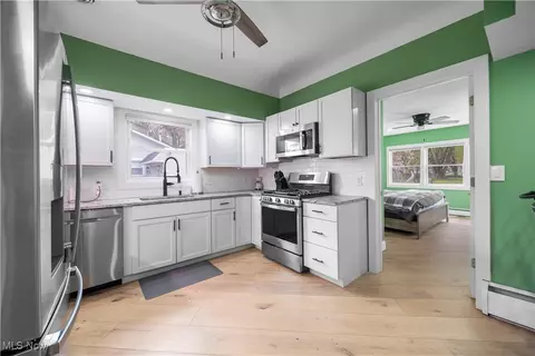 Kitchen - 540 Wilbor Ave, Huron, OH 44839 photo 4 of 4