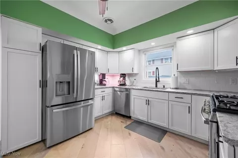 Kitchen - 540 Wilbor Ave, Huron, OH 44839 photo 2 of 4