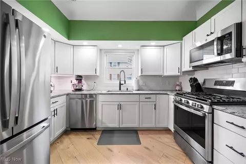 Kitchen - 540 Wilbor Ave, Huron, OH 44839 photo 3 of 4