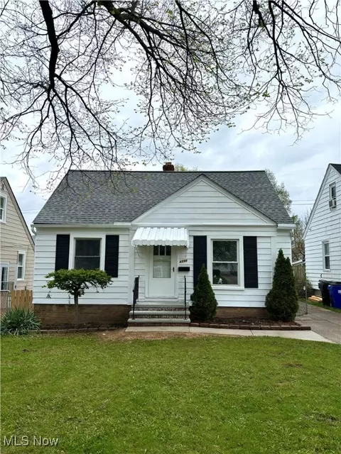 4399 W 57th St, Cleveland, OH 44144